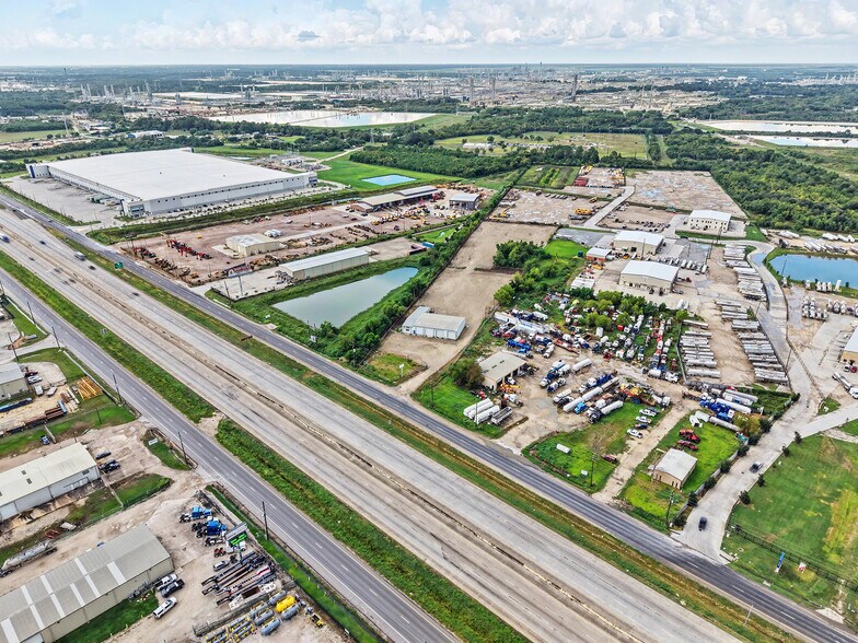 More Photos Of 11421 Interstate 10 E, Baytown Service For Lease