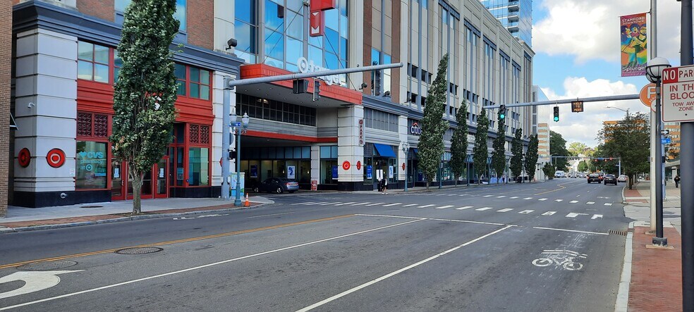 More Photos Of 5 Broad St, Stamford Fast Food For Lease