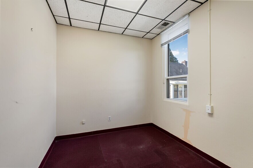 More Photos Of 2627 Hylan Blvd, Staten Island Medical For Lease