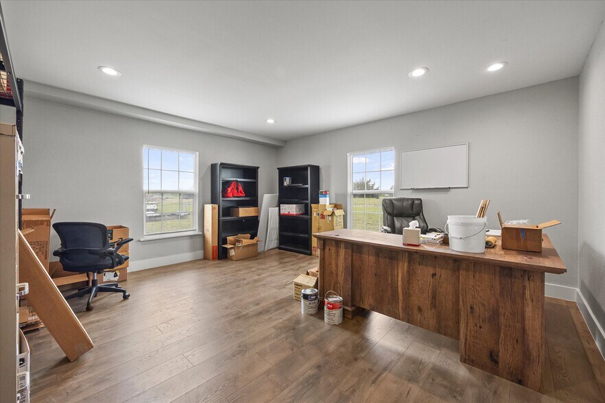 More Photos Of 1101 Willy Vester Rd, Van Alstyne Warehouse For Sale