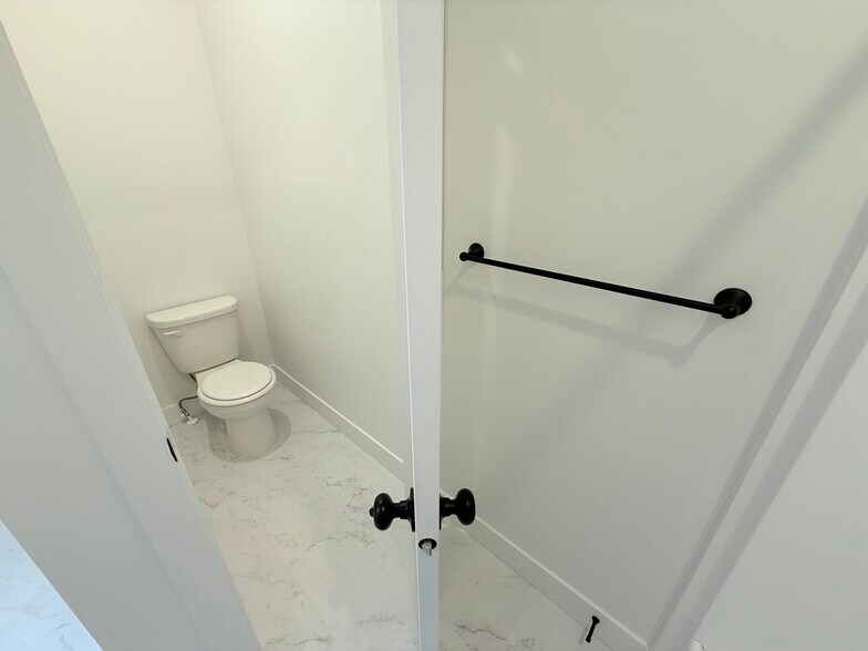 More Photos Of , Sandy Multifamily For Sale