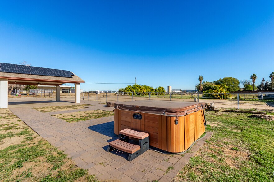 More Photos Of 7425 N Alsup Rd, Litchfield Park Horse Stables For Sale