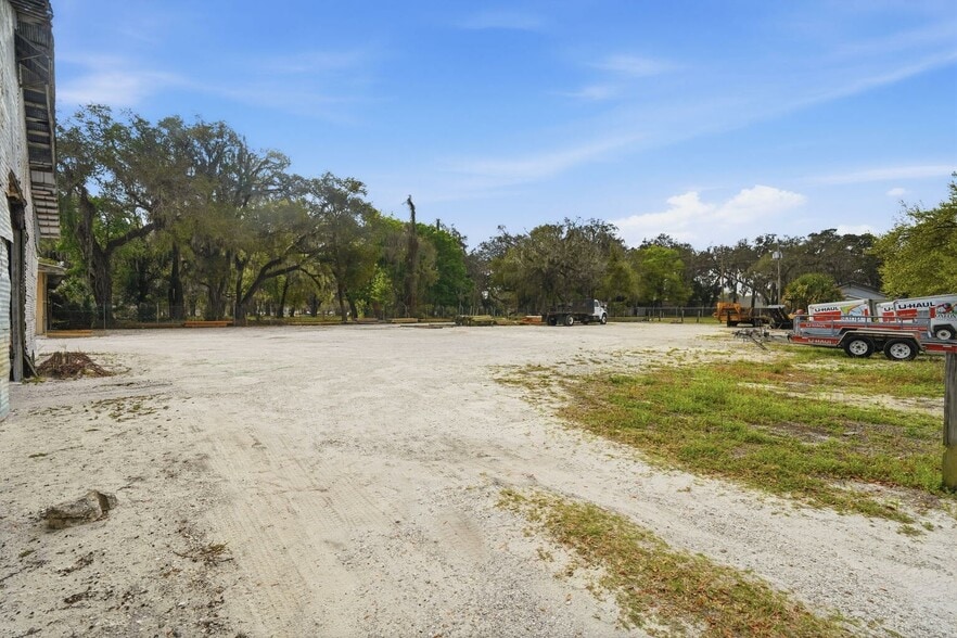 More Photos Of 210 E 5th St, Apopka Industrial For Sale