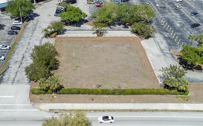 Primary Photo Of 6351 Bayshore Rd, North Fort Myers Unknown For Lease