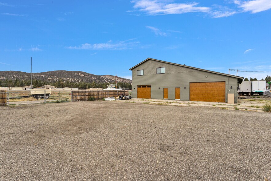 More Photos Of 614 W Fairway Blvd, Big Bear City Warehouse For Sale