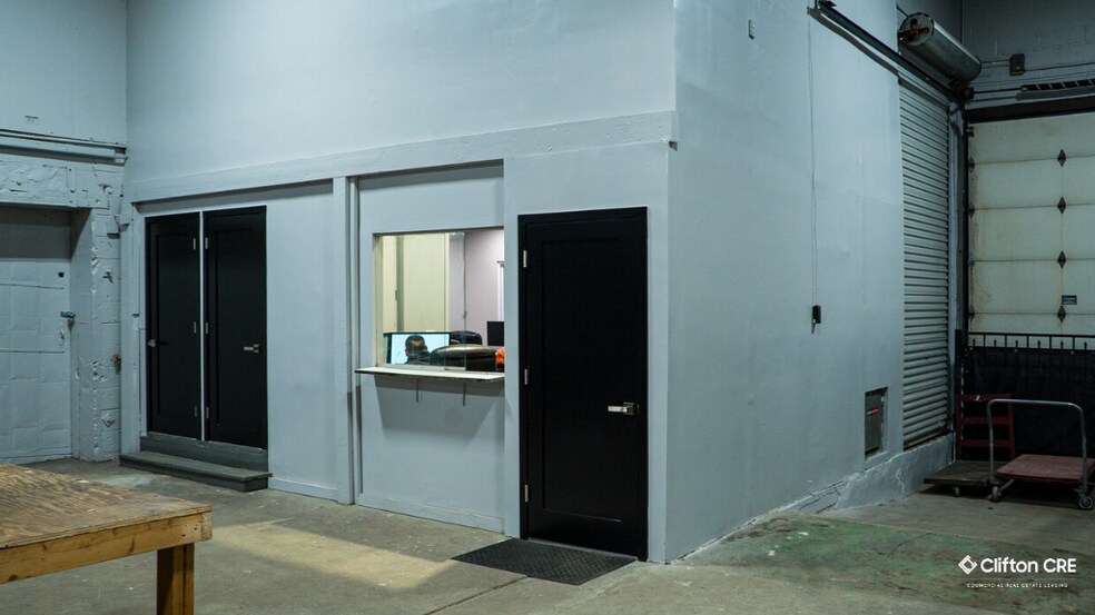 More Photos Of 10 Mckinley St, Linden Warehouse For Lease