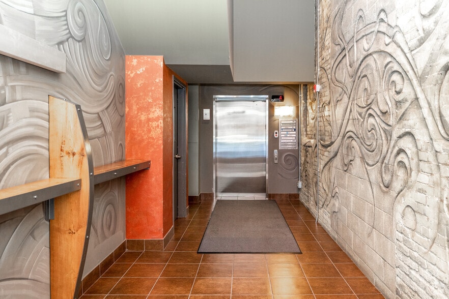 More Photos Of 301-315 N Broadway, Milwaukee Office For Lease