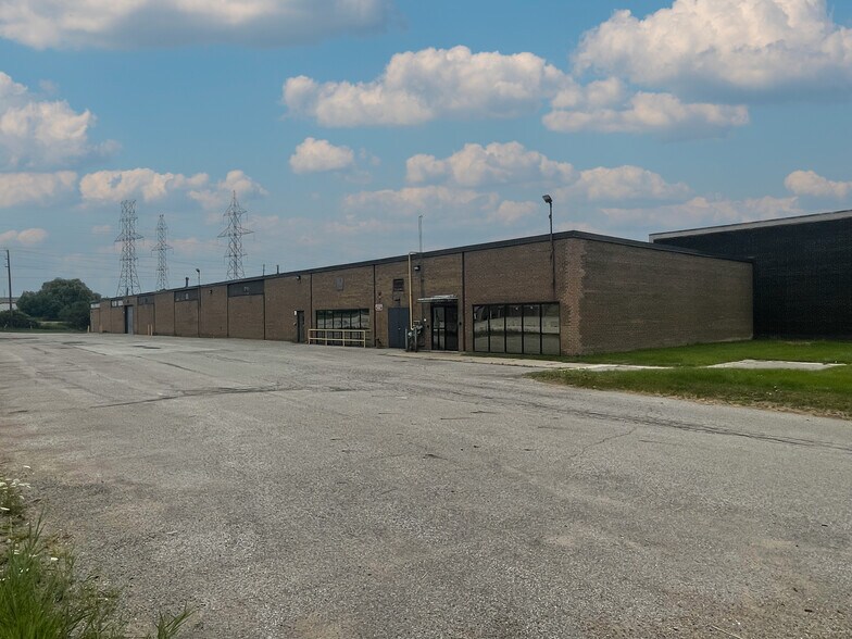 More Photos Of 110 Ronson Dr, Toronto Manufacturing For Sale