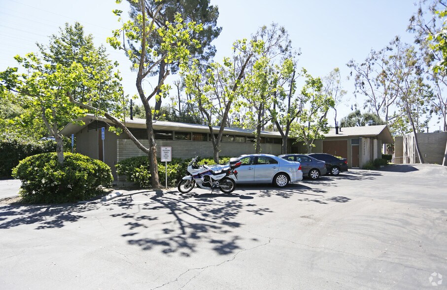 More Photos Of 969 Colorado Blvd, Los Angeles Loft Creative Space For Lease