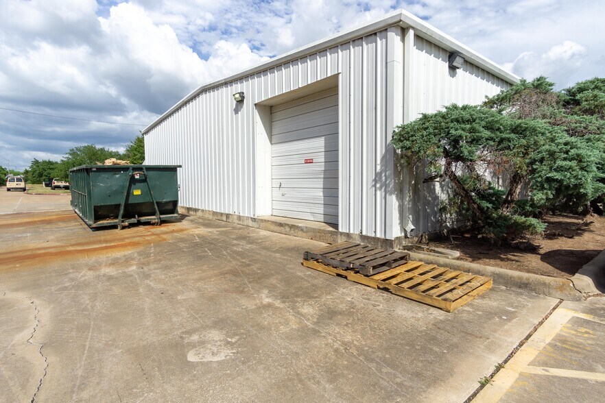 More Photos Of 151 Graham Rd, College Station Research And Development For Lease