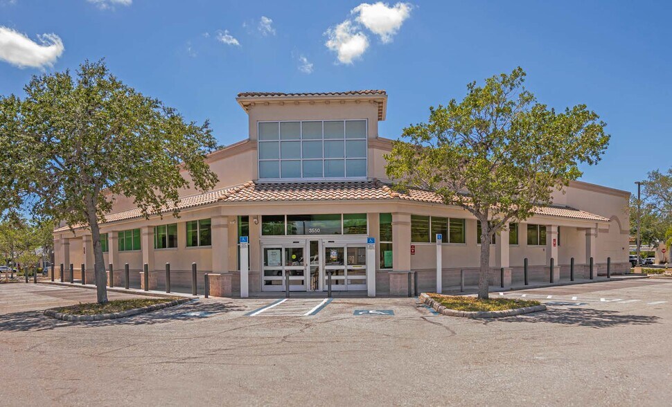 Primary Photo Of 3550 Fruitville Rd, Sarasota Drugstore For Lease