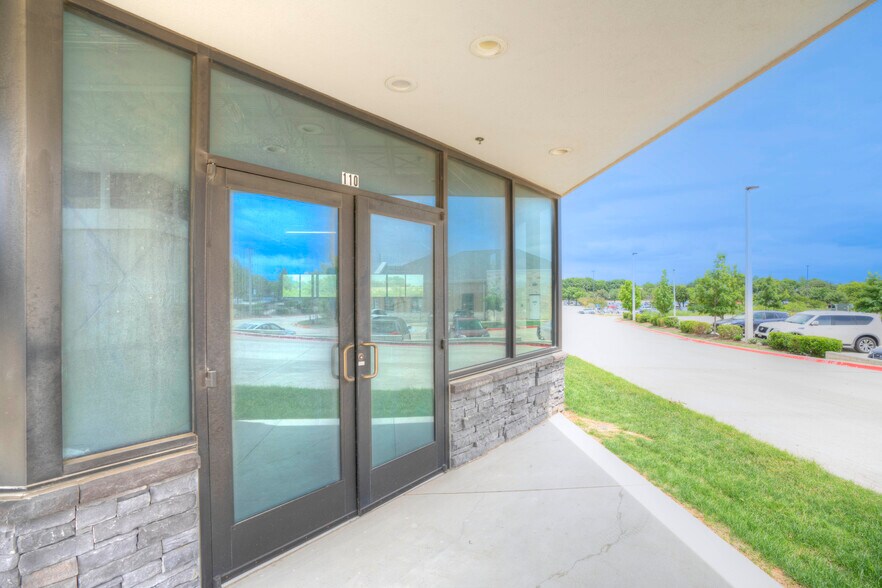 More Photos Of 2840 Flower Mound Rd, Flower Mound General Retail For Lease