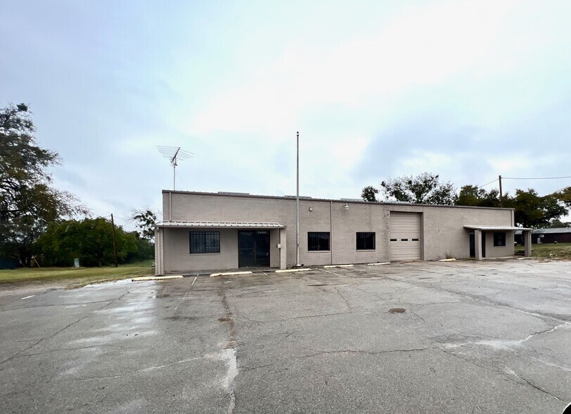 More Photos Of 2440 E Highway 377, Granbury Light Distribution For Sale