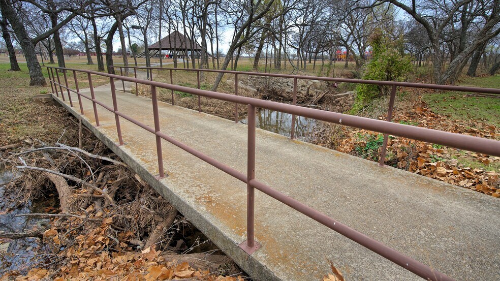 More Photos Of 400 W Martin Luther King Blvd, Duncan Sports And Entertainment For Sale