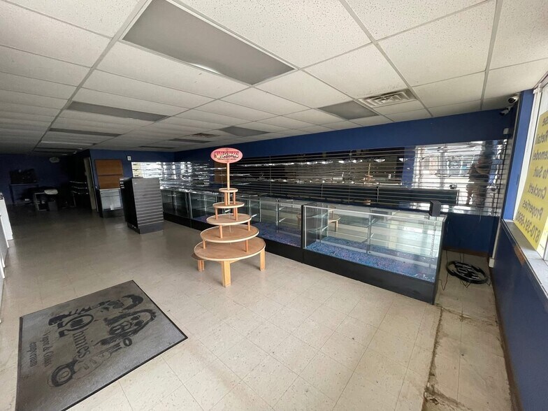 More Photos Of 809 Highway 62 65 N, Harrison General Retail For Sale