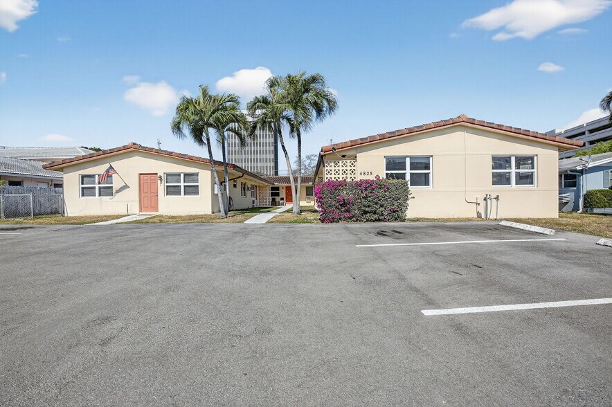 More Photos Of 4825 NE 23rd Ave, Fort Lauderdale Apartments For Sale