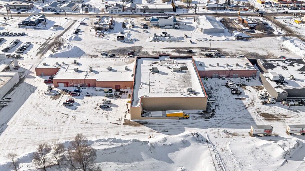 More Photos Of 1550 N Mitchell St, Cadillac General Retail For Lease