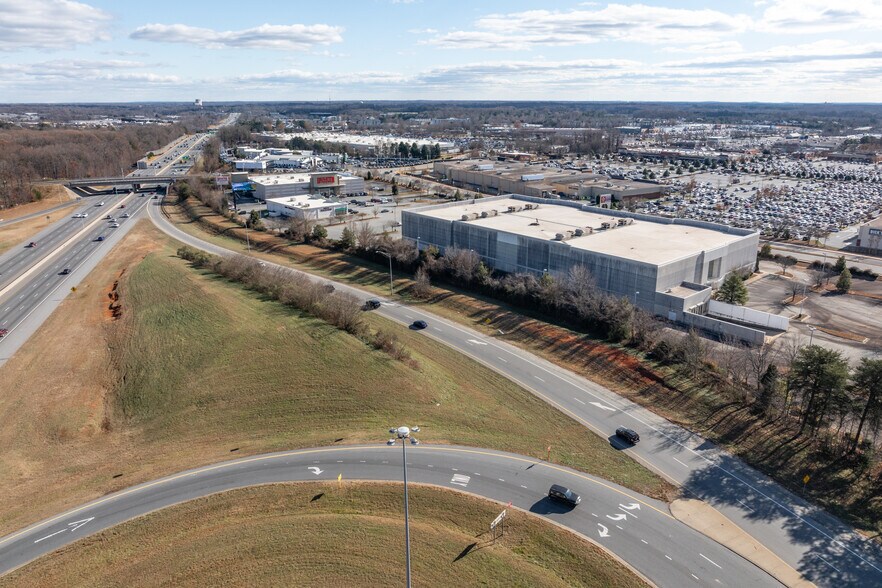 More Photos Of 5410 Hornaday Rd, Greensboro Department Store For Lease