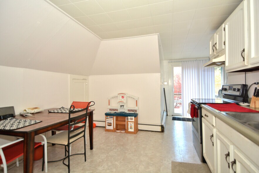 More Photos Of 58 Main St, Glen Gardner General Retail For Sale