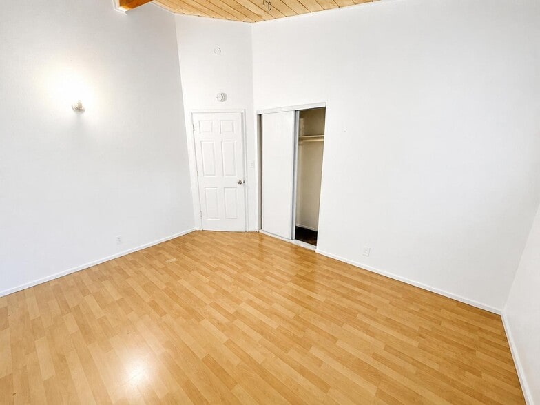 More Photos Of 1124 E 20th St, Oakland Apartments For Sale