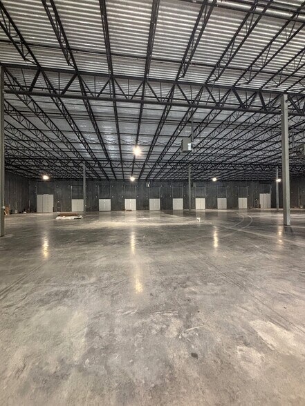More Photos Of 500-550 Corporate Hills Dr, Saint Charles Warehouse For Lease