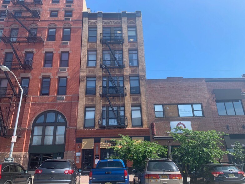 More Photos Of 22 Hudson Pl, Hoboken Loft Creative Space For Lease