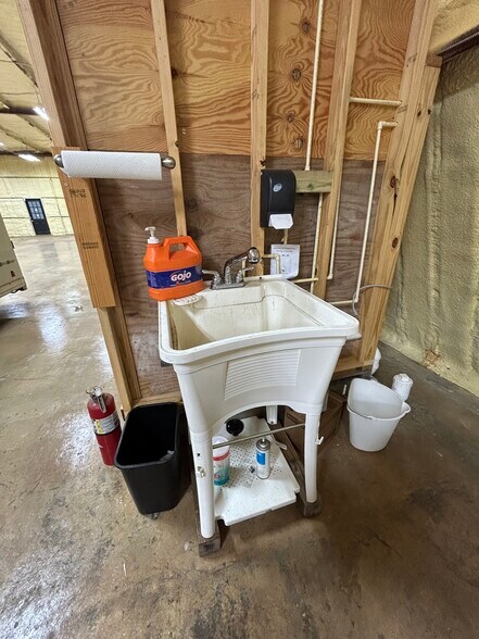 More Photos Of 6599 State Road 21, Keystone Heights Manufacturing For Sale