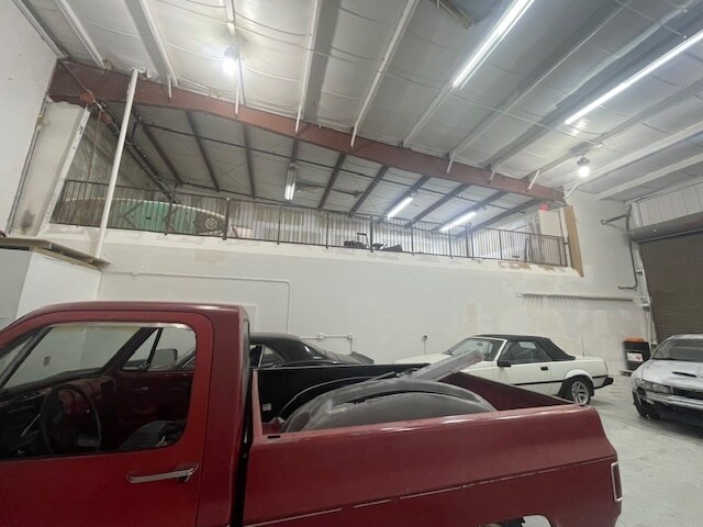 More Photos Of 519 SE 32nd Ct, Fort Lauderdale Warehouse For Lease