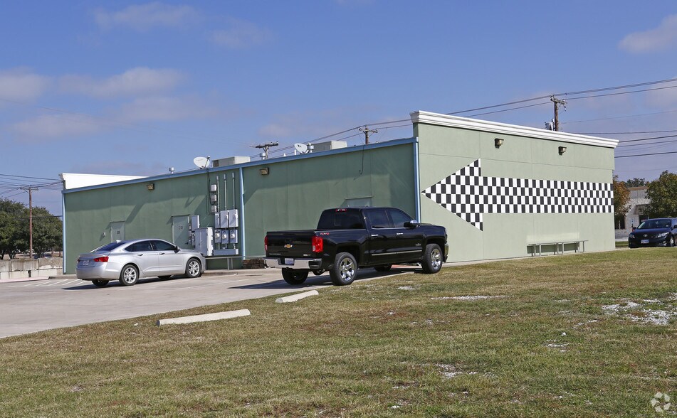 More Photos Of 5413 Denton Hwy, Fort Worth Storefront For Lease