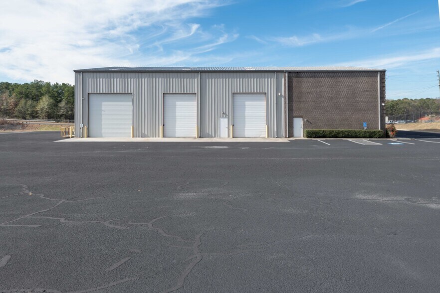 More Photos Of 3141 Ellenwood Industrial Dr, Ellenwood Truck Terminal For Lease