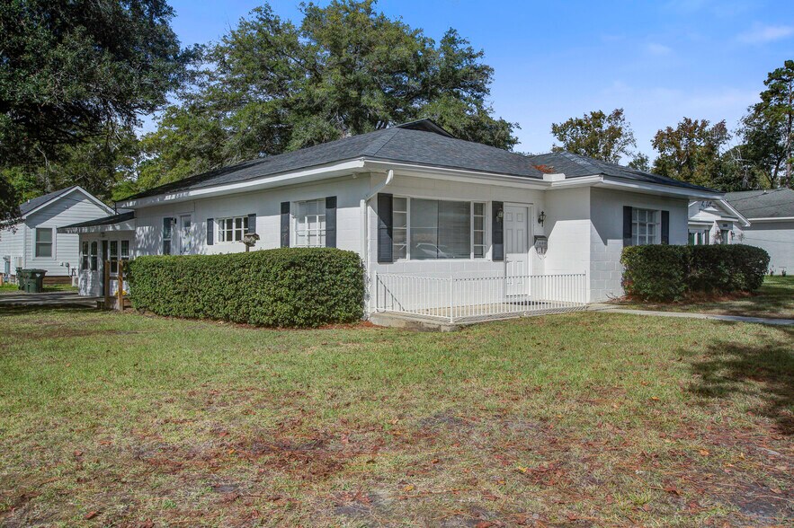 More Photos Of 500 N Pine St, Summerville Office For Sale