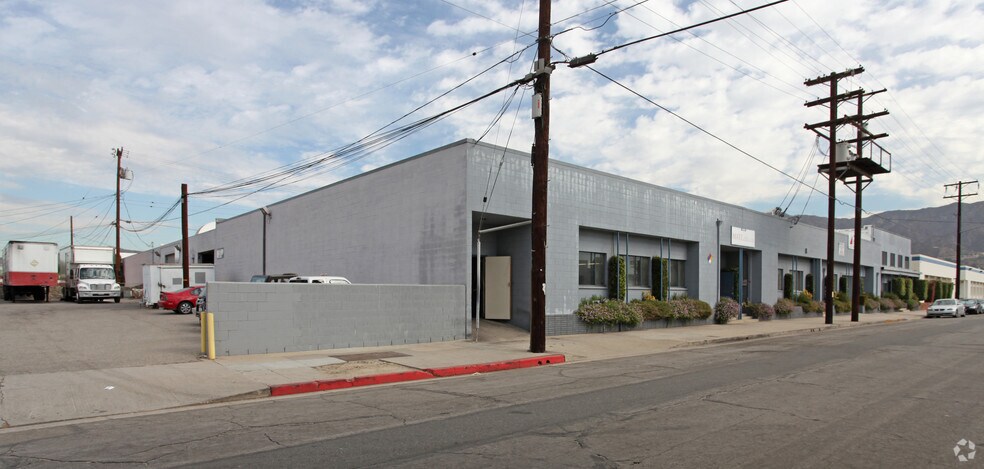 More Photos Of 1120-1208 W Isabel St, Burbank Warehouse For Lease