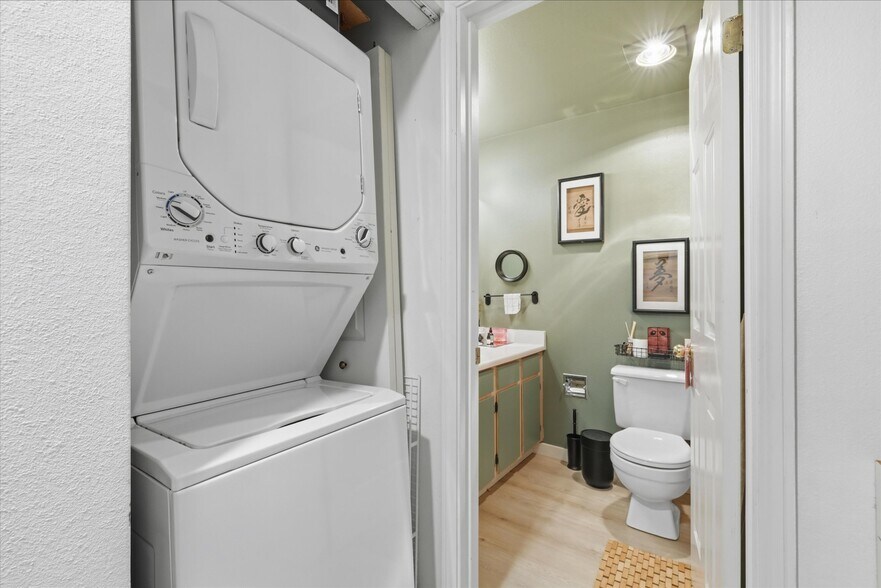 More Photos Of 8320 Lake City Way NE, Seattle Apartments For Sale