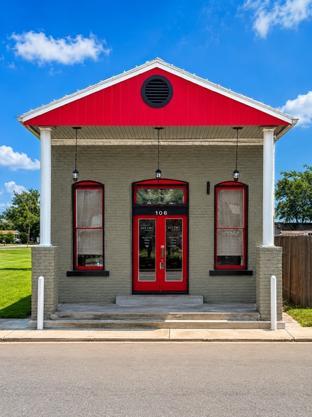 Primary Photo Of 106 East St, Hutto Office For Lease
