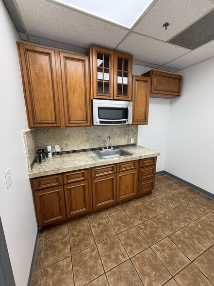 More Photos Of 9335 Industrial Trace, Alpharetta Warehouse For Lease