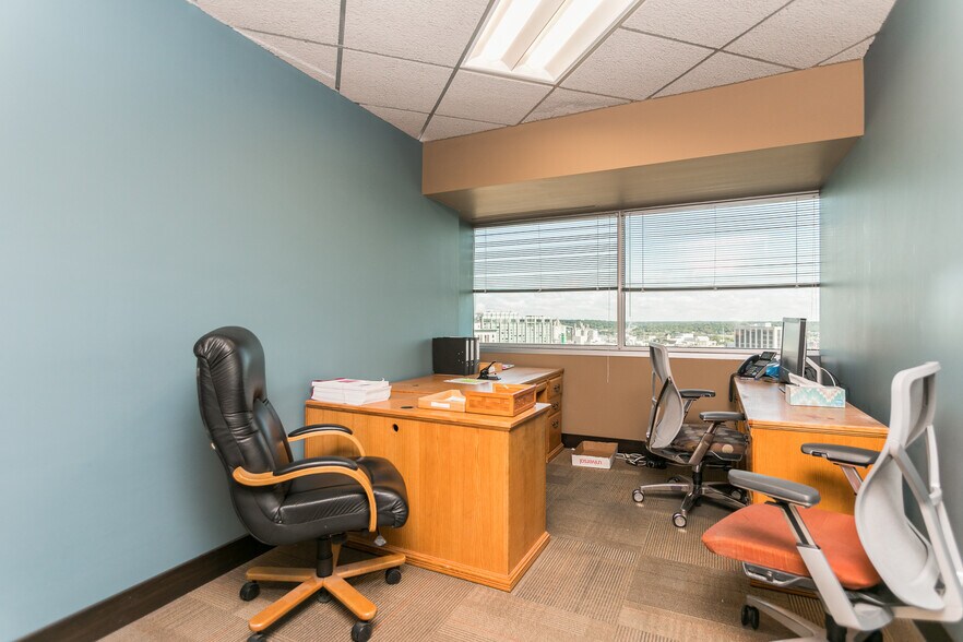 More Photos Of 425 2nd St SE, Cedar Rapids Office For Sale