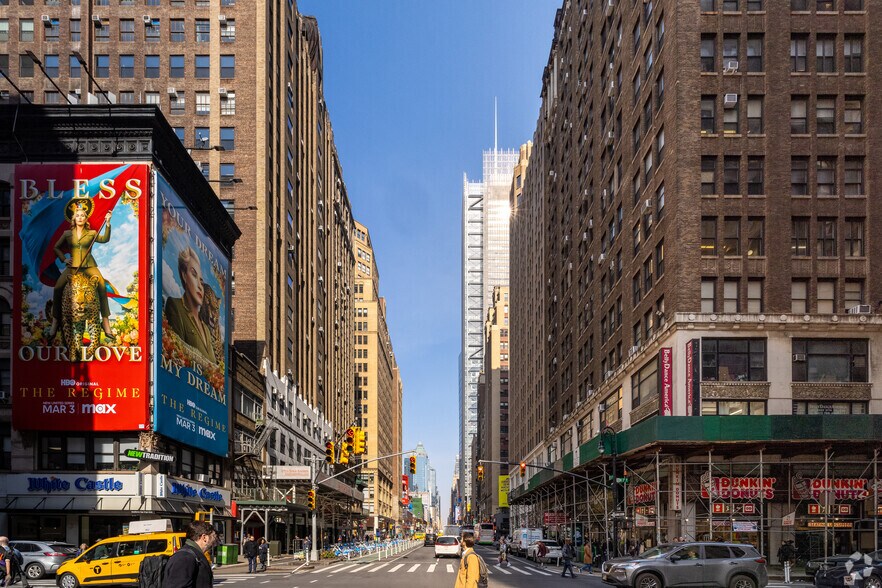 More Photos Of 555 Eighth Ave, New York Loft Creative Space For Lease