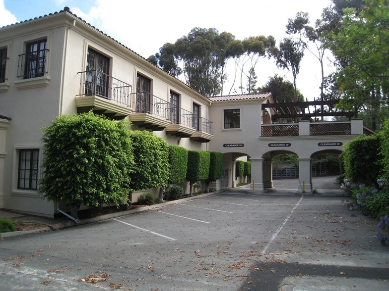 More Photos Of 3150 El Camino Real, Carlsbad Office For Lease