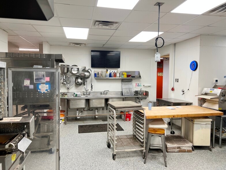 More Photos Of 221 4th St, Ironton Freestanding For Sale