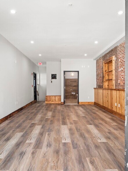 More Photos Of 138-140 Middlesex St, Lowell Storefront Retail Office For Lease