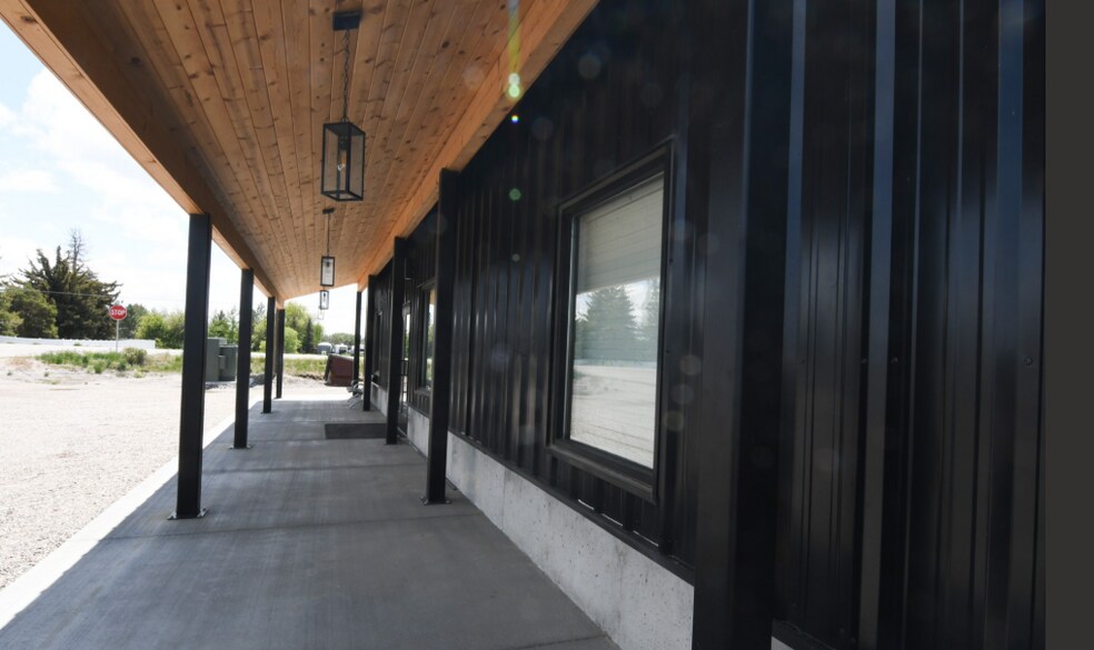 More Photos Of 2 N 580 W, Blackfoot Light Manufacturing For Sale
