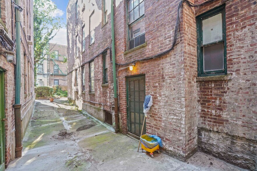 More Photos Of Powers St, Brooklyn Apartments For Sale