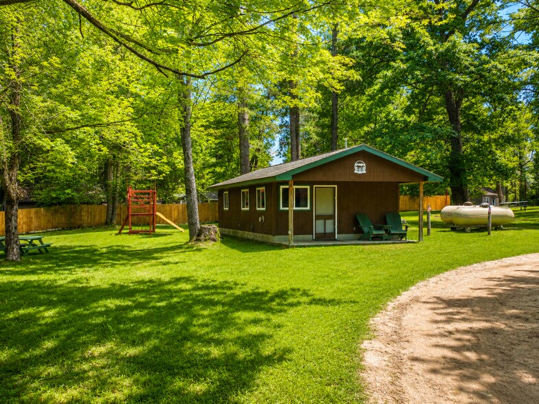 More Photos Of 505 Rainbow Trail park, Mio Hotel For Sale