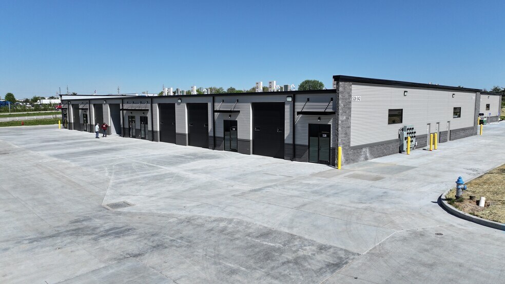More Photos Of 540-570 N Service Rd, Saint Peters Flex For Lease
