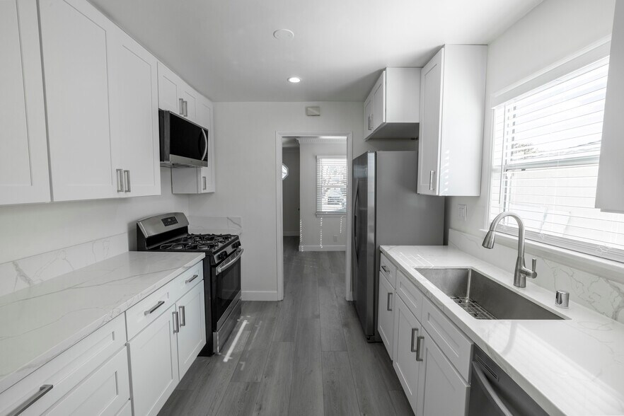 More Photos Of 14413 Firmona Ave, Lawndale Office Residential For Lease