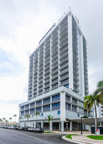 More Photos Of 1720 Harrison St, Hollywood Office Residential For Sale