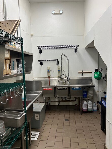 More Photos Of 1812 University Ave, Berkeley Apartments For Lease