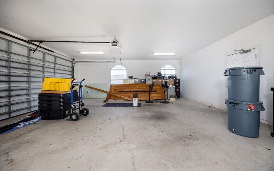 More Photos Of 1720 N Ohio Ave, Live Oak Office For Sale