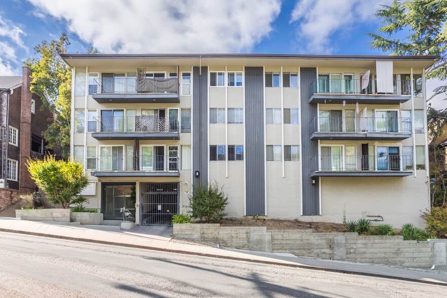 More Photos Of 671 Vernon St, Oakland Apartments For Sale