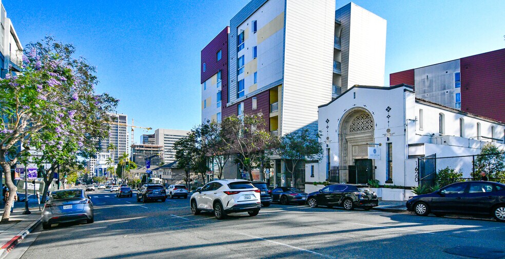 More Photos Of 1620 6th Ave, San Diego General Retail For Sale